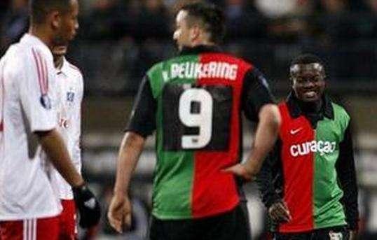 证明了她仍 证明了她仍